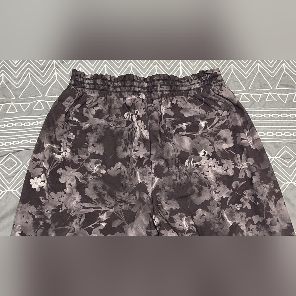 Athleta Savannah Floral Jogger Size 4/Tall - Picture 5 of 9